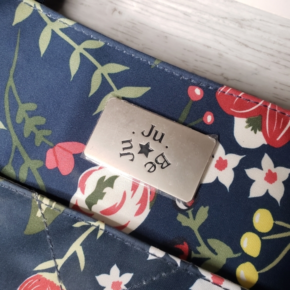 Jujube Encore Tote Midnight Posy NEW Diaper Bag Insulated Changing Pad Straps - Picture 3 of 14